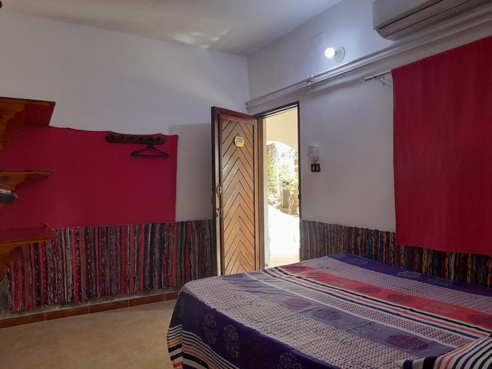Hotel Fighting Kangaroo Camp Dahab Esterno foto